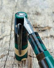 Load image into Gallery viewer, Large DayDreamer Maestro - Forest Camo