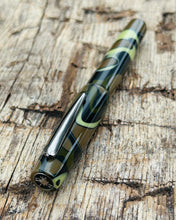 Load image into Gallery viewer, Large DayDreamer Maestro - Chocolate Camo