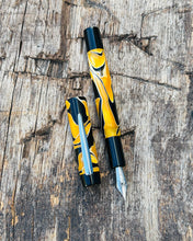 Load image into Gallery viewer, Standard DayDreamer Artisan - Jet Bengal Tiger