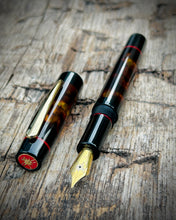 Load image into Gallery viewer, Standard DayDreamer Artisan - Jet Tortoiseshell