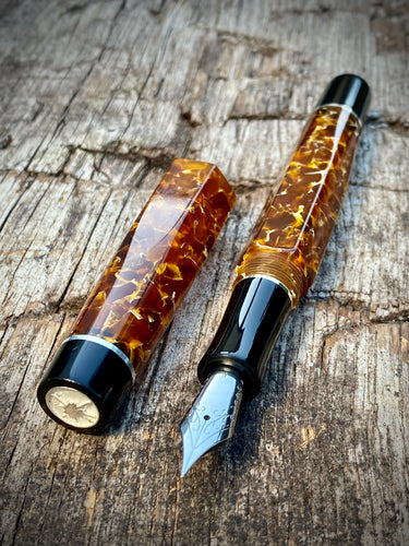 DayDreamer Hex 1315 - Conway Stewart Amber, Black & Silver Accents - Jowo
