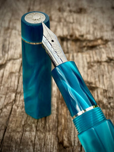 DayDreamer Hex 1315 - Teal Pearl Acrylic & Silver Accents - Bock