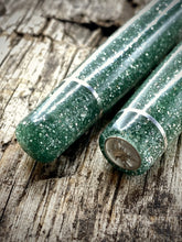 Load image into Gallery viewer, DayDreamer 1315 - Green Stardust Glitter, Silver Accents - Jowo